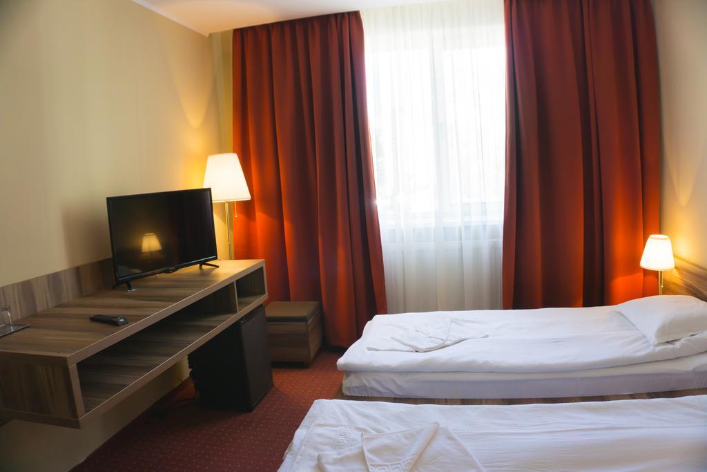 Hotel Merkur Miercurea Ciuc Exterior photo